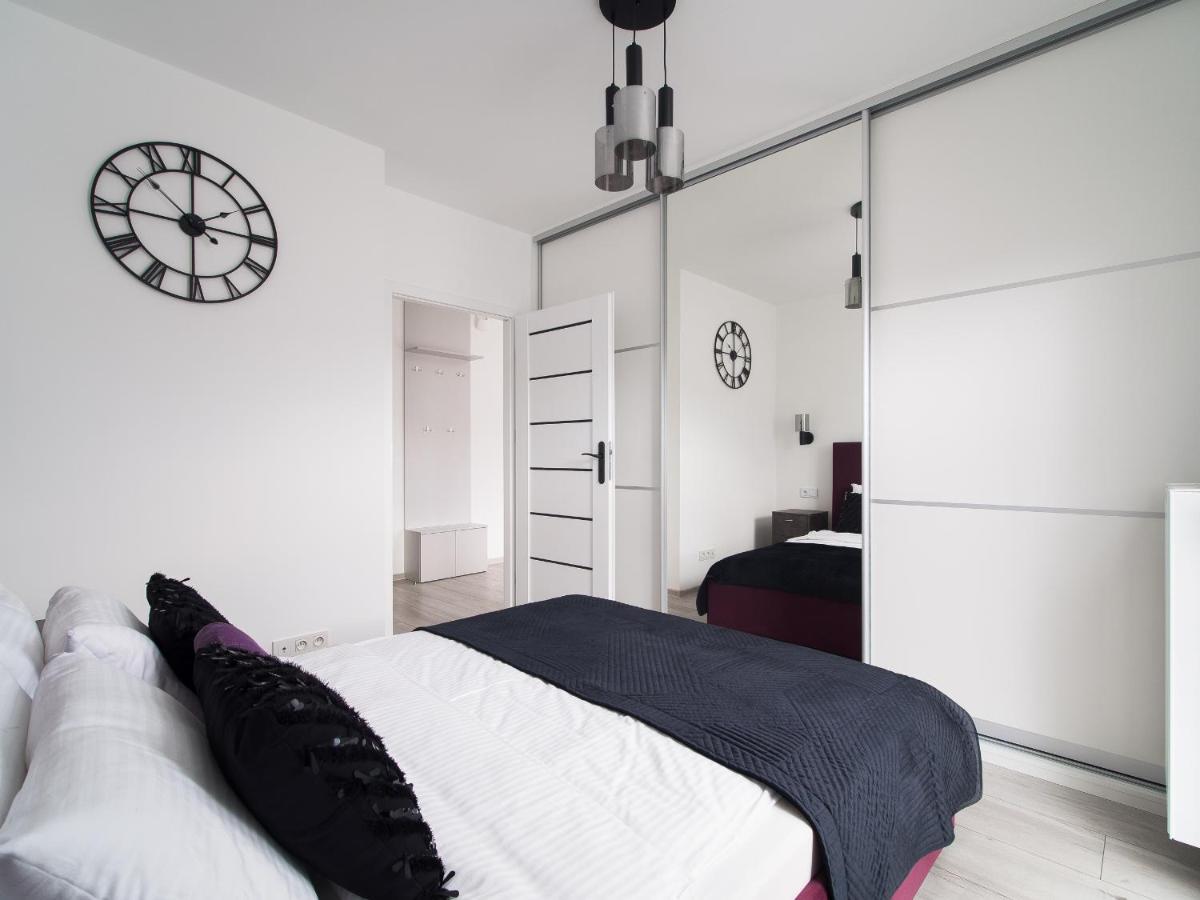 Szwedzka 22C Separate Bedroom Free Garage By Perfect Apart Warszawa Zewnętrze zdjęcie