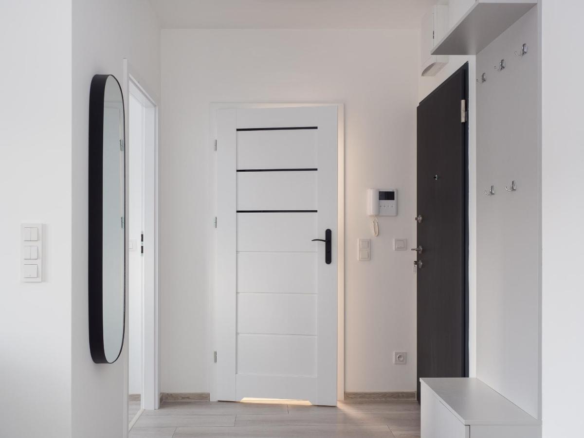 Szwedzka 22C Separate Bedroom Free Garage By Perfect Apart Warszawa Zewnętrze zdjęcie